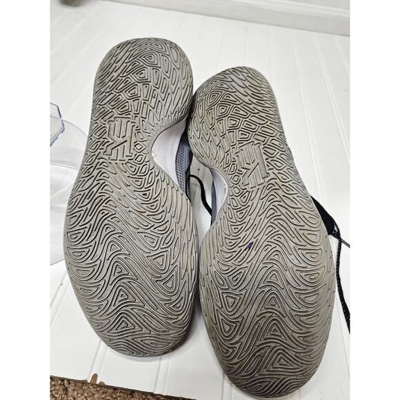 Nike Kyre Flytrap 4 Wolf Gray CT1972-002 Mens Size 9.5 Basketball shoe. - Picture 8 of 10